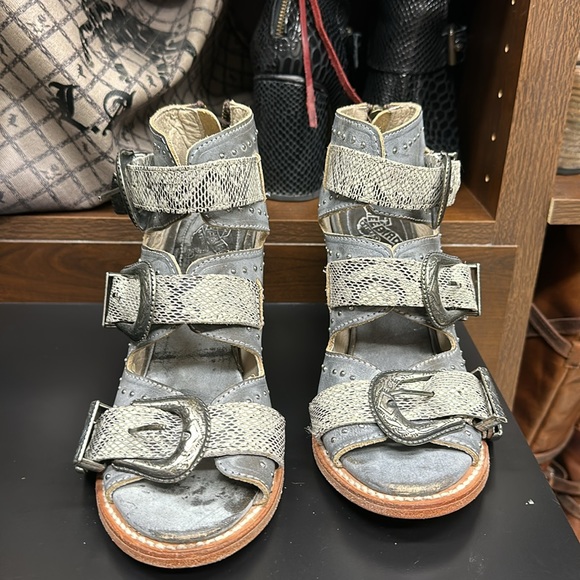 Freebird by Steven Violet leather snakeskin sandal - Picture 2 of 7